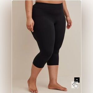 NWT Torrid Black Capri Swim Leggings